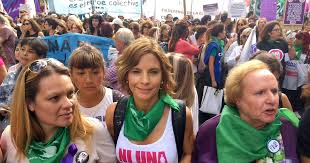 Now we must call for all who participated to remember that society needs to tackle the structural and institutional gender inequalities that cause violence, not just its effects. Bilder Frauenprotest In Lateinamerika Weltspiegel Ard Das Erste