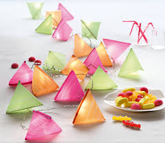 Aujourd'hui nouvelles adresses qui offrent des patrons de paper toys plus variés : Papier Cire 4 Diy Faciles A Realiser Maison Creative