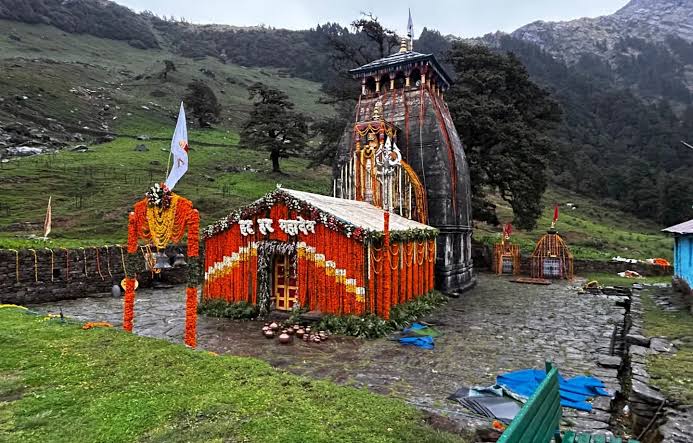 Madmaheshwar temple history and mythology