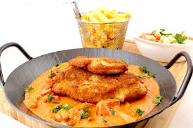 Paniertes Hahnchen Schnitzel Mit Paprika Sauce Zu Faul Zum Kochen Hahnchen Schnitzel Paprika Sauce Schnitzel Rezepte