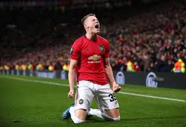Mctominay should step up in his game to become a future captain. Scott Mctominay Signs New Man Utd Deal To Keep Him At Club Until 2025 Irish Mirror Online