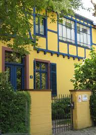 Friedensberg kurpark and inselparadies sellin are worth checking out blaues haus offers 2 accommodations. Blaues Haus Hofheim Am Taunus Wikipedia