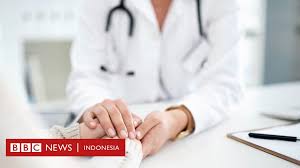 Masyarakat perlu memahami jika selaput dara bisa sobek bukan dari hubungan badan saja. Tes Keperawanan Yang Kontroversial Ditawarkan Sejumlah Klinik Di Inggris Bbc News Indonesia
