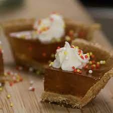These Apple Jello Shots Look Like Little Slices Of Pie And They May As Well Be Because They Are Just As Delectable Th Apple Pie Cocktail Jello Shots Tiny Pies
