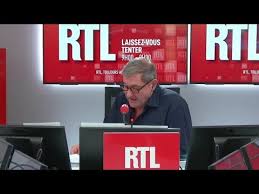 Le prix goncourt a été décerné mardi à l'écrivain français mathias enard, 43 ans, pour boussole (actes sud), oeuvre consacrée aux échanges incessants entre l'orient et l'occident. Mathias Enard Prix Goncourt 2015 Pour Boussole Revient 5 Ans Apres Avec Un Nouveau Roman Magis Youtube