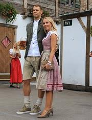 Nun sind neue ungereimtheiten im lebenslauf der vorsitzenden und kanzlerkandidatin der grünen aufgetaucht. Fc Bayern Spieler Auf Dem Oktoberfest 2019 Am Letzten Wiesnsonntag Mit Niko Kovac David Alaba Thomas Muller Co