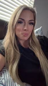 Kristen Briggs's Instagram, Twitter & Facebook