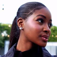 L Oreal Paris Infallible Galaxy Highlighter Stick On Sira Kante Hair Beauty African Beauty Makeup Jobs