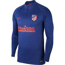 Do lamusa odeszły czasy, kiedy męska szafa składała się jedynie z kilku podstawowych elementów. Koszulka Nike Atletico Madryt Strike Drill Top Ao5187 456 W Vitasport Pl