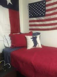 Using Flags As Decor But Also To Tell About You This Room Has The American Flag And The State Flag Of Texas Bo Dorm Room Designs Ole Miss Dorm Rooms Dorm
