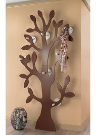garderobe im baum design in 2020 garderobe baum garderobenbaum und wandgarderobe