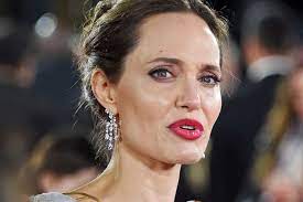 The actress/activist, 45, teamed up with national geographic to talk about the importance of preserving bees. Dx2fm2cphmaijm
