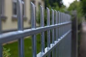 Edelstahl Gartentor 21 Originelle Gestaltungsideen Modern Gartenturentor Zenideen Metall Garten Fencepanels Gates Garden Gates Design Original Designs