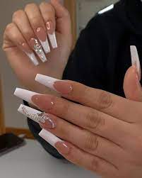 Te explicamos al detalle la diferencia entre las uñas de gel y las uñas acrílicas, el paso a paso, los productos que necesitas y los mejores sitios para. 130 Ideas De Unas De Acrilico Largas En 2021 Unas De Acrilico Largas Unas De Gel Bonitas Manicura De Unas