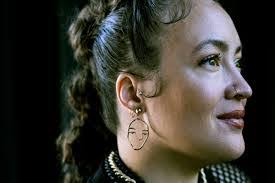 Simone Saunders's Instagram, Twitter & Facebook