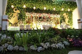 Penataan lighting yang pas serta penempatan beberapa ornament yang menarik memeliki kesan yang unik tidak membuatmu merasa rugi telah mengeluarkan harga sedemikian.berikut perincian harga dekorasi. Dekorasi Pelaminan Wedding Riens Decoration Semarang Facebook