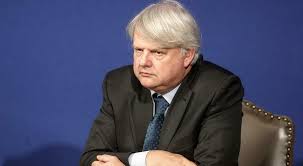 La banca d'italia, chiamata informalmente bankitalia, è la banca centrale della repubblica italiana. Banca D Italia Luigi Federico Signorini Nuovo Direttore Generale