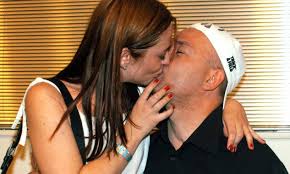 A vida e a carreira de Herbert Vianna em imagens