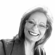 Donna Reeder's Instagram, Twitter & Facebook