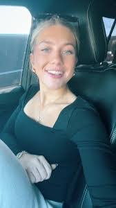 Eliza Bowles's Instagram, Twitter & Facebook