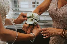 Wedding etiquette for mother of the bride. Mother Of The Bride Dress Tips Etiquette Blueprint Registry Guides