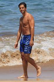 After shedding his baby weight in the last few years, former drake and josh star josh peck showed off his worked out svelte physique on the beach in hawaii this weekend. Pinterest Shirtless Hunks Josh Peck Shirtless