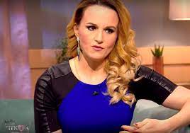 Eddigi legnagyobb sikerét a majkával közös „eléglesz című felvétellel érte el. Mentalisan Egy Masik Kuka Bugyi Zsuzsi Cedarhillquiltersguild Org