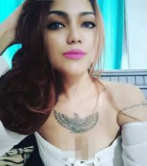 We have 28 images about tato di dada tulisan nama including images, pictures, photos, wallpapers, and more. Sosok Wanita Bertato Garuda Di Dada Yang Anaknya Hampir Dicovidkan Ternyata Ibu 5 Anak Indozone Id
