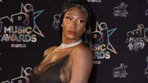 Aya Nakamura : Les s3xtapes de la chanteuse publiées, les internautes  commentent la vidéo ; Aya faut bien choisir avec qui tu b...