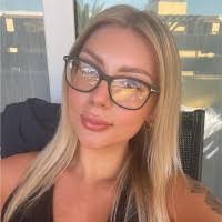 Holly Tobin's Instagram, Twitter & Facebook