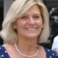 Elizabeth Waters's Instagram, Twitter & Facebook