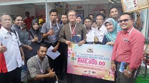 Specialize in government policy, rakyat and perkhidmatan awam. Utama Lembaga Perumahan Melaka