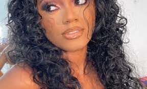 Laura Duce's Instagram, Twitter & Facebook