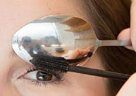 Mempunyai bulu mata yang tebal menjadi impian semua orang. Cara Melentikan Bulu Mata Yang Cepat Dan Alami Dengan Minyak Zaitun Maklon Kosmetik Indonesia