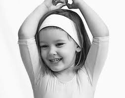 Fünf Tage Ferienfreizeit im Haus der Jugend vom 24. bis 28. 8. 2015. Anmel-  dung ab sofort möglich! Miteinander und Fürei- n