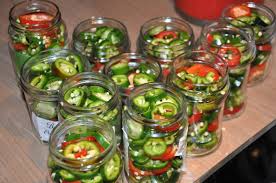 Jalapeno Scheiben In Glasern Eingelegte Jalapenos Jalaseingelegt03 Eingelegte Jalapenos Chilis Selber Einlegen Chili Einlegen Chili Gemuse Einmachen