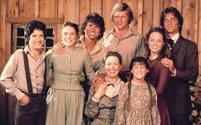 La casa nella prateria (in italia venne inizialmente intitolata la piccola casa nella prateria e quella casa la nbc, dopo essere venuta a conoscenza dei libri nei primi anni settanta, propose a michael landon di dirigere l'episodio pilota. La Casa Nella Prateria Episodi Trama E Cast Tv Sorrisi E Canzoni