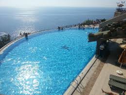 Hayatınıza bir kazınır, bir daha ne unutursunuz, nede unutmak isterseniz bu güzellikleri. Orta Havuz Cok Guzel Deniz Manzarali Photo De Utopia World Hotel Kargicak Tripadvisor