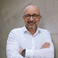 80+ Profile mit dem Suchbegriff „Dr. Gerald“