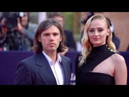 (2018), comment c'est loin (2015) and orelsan: Sophie Turner And Orelsan On The Red Carpet Of The 2019 Deauville Film Festival Youtube