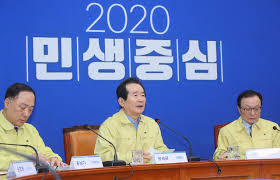 2020년 1월 13일 열린 국회 본회의에서 정세균 국무총리 후보자 임명동의안이 가결되어 정세균 의원이 문재인 정부 2대 국무총리로 확정됐다. ì •ì„¸ê·  ì†ë‹˜ë°œì–¸ ë…¼ëž€ì— ì˜¤í•´ë¥¼ ì‚¬ê²Œë˜ì–´ ìœ ê°ì´ë‹¤