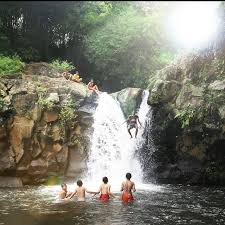 Curug nini memiliki ketinggian hanya sekitar 10 meter dengan sebuah kolam yang cukup luas di bawahnya. Pariwisata Curug Nini