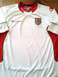 For more fawales news and insights:twitter: 2009 10 Wales Away Football Shirt L ã‚µãƒƒã‚«ãƒ¼
