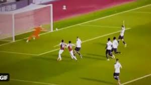 West ham had the ball in the back of the net just minutes after the restart as jesse lingard's excellent strike survived a var check. Hjpfyrzummzcum