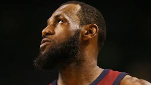 LeBron James' left eye doesn't look good after hit to face (VIDEO)