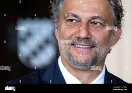 Tenor singer kaufmann hi-res stock photography and images