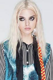 This reddit is automatically nsfw and hardcore content is welcome. 19 Celebs With Platinum Blonde Hair How To Get Platinum Blonde Hair