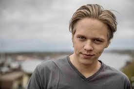 Découvrez toute la carrière de valter skarsgård. Aliette Opheim Och Valter Skarsgard I Katla Moviezine