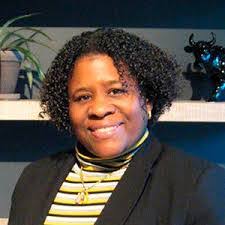 Doreen Lynch's Instagram, Twitter & Facebook