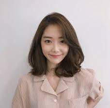 Hairstyles Curly Medium Hairdos 26 Trendy Ideas Gaya Rambut Wajah Bulat Gaya Rambut Gaya Rambut Pendek
